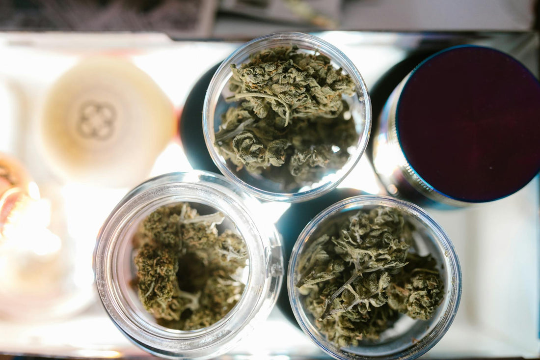 Jars to test if CBD smells like weed